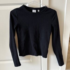 Aritzia Sunday best Black Long Sleeve Tee thermal knit